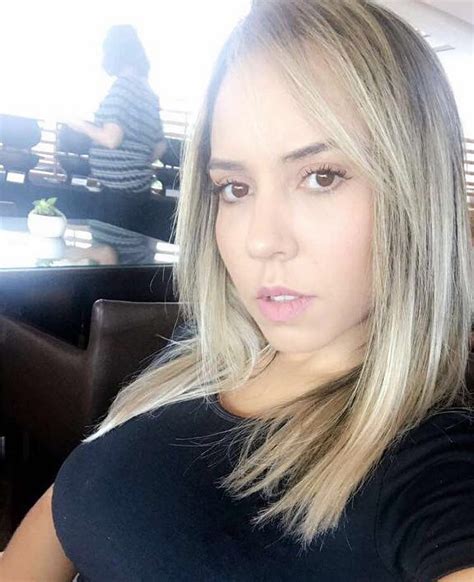 renata melao pelada|Mulher Melão fica nua em live feita para os fãs: “Sem filtro”